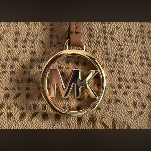 Michael Kors Jet Set Collection Tote Bag - Picture 3 of 4